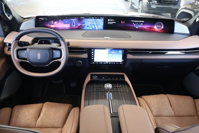 Used 2025 Lincoln Navigator Black Label AWD/4WD image 18