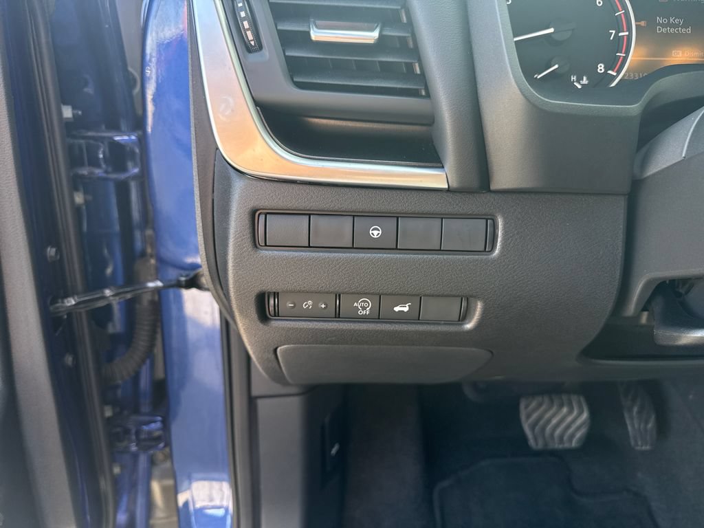 Used 2023 Nissan Rogue SV w/ SV Premium B Package AWD/4WD image 14