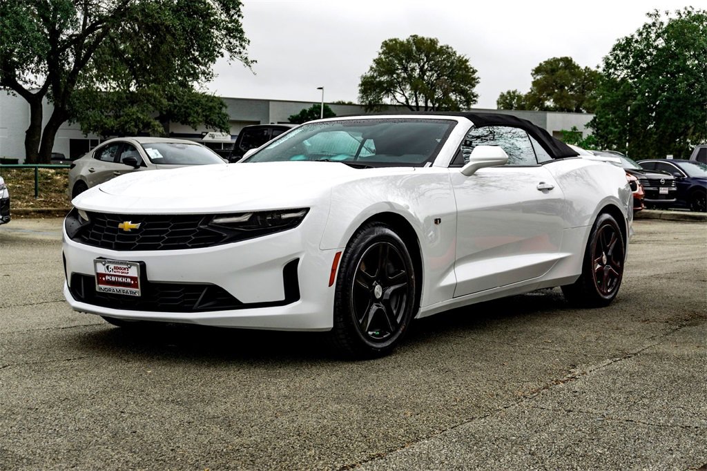 Used 2023 Chevrolet Camaro LT image 9