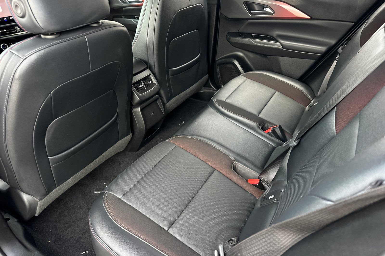 Used 2024 Chevrolet Equinox EV RS FWD image 14