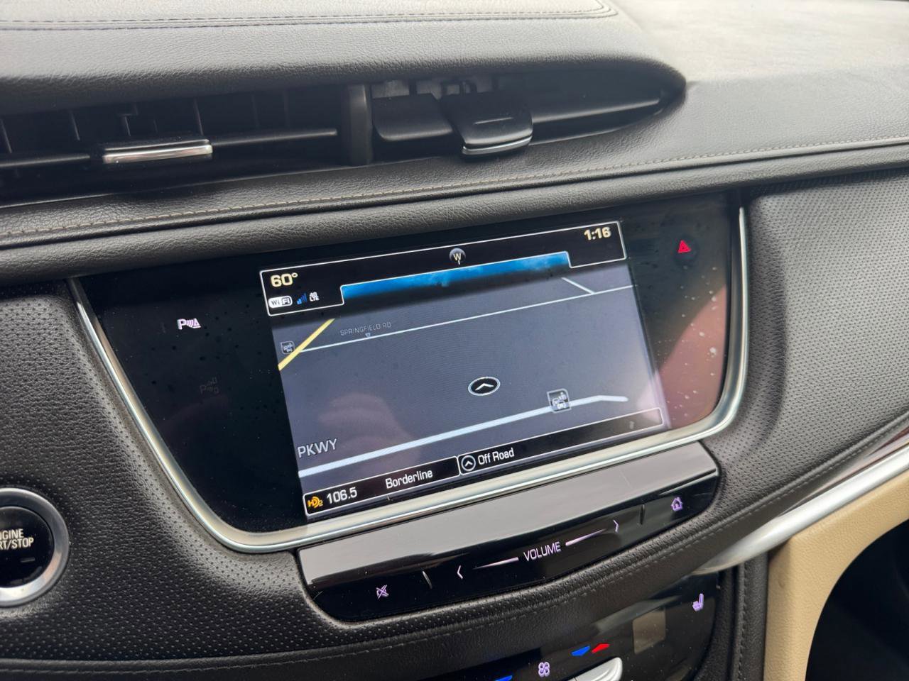 Used 2018 Cadillac XT5 Luxury w/ Driver Awareness Package AWD/4WD image 19
