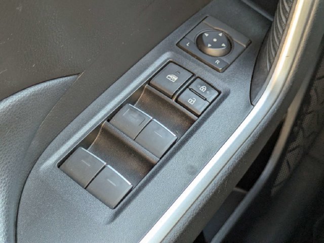 Certified 2022 Toyota RAV4 XLE FWD image 25