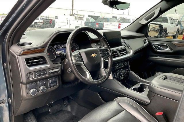 Used 2021 Chevrolet Suburban Premier w/ Premium Package RWD image 18