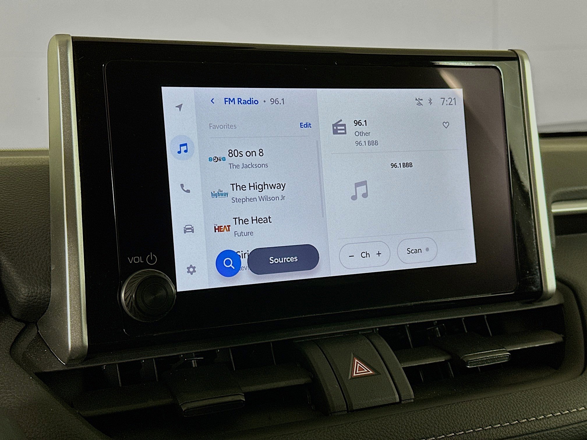 Used 2025 Toyota RAV4 LE image 21