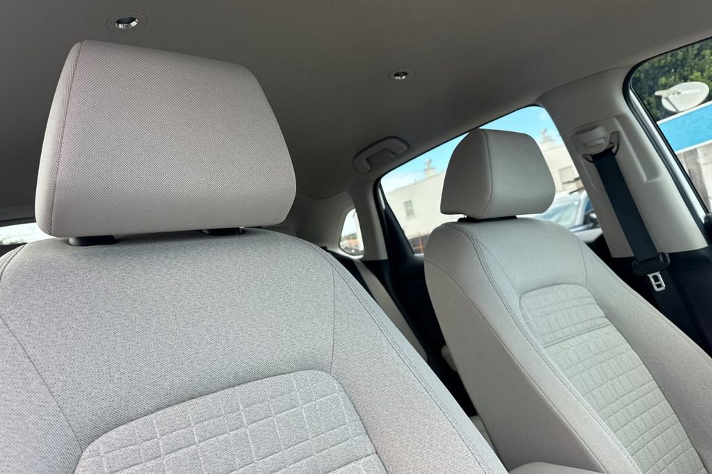 Certified 2025 Honda HR-V LX image 19