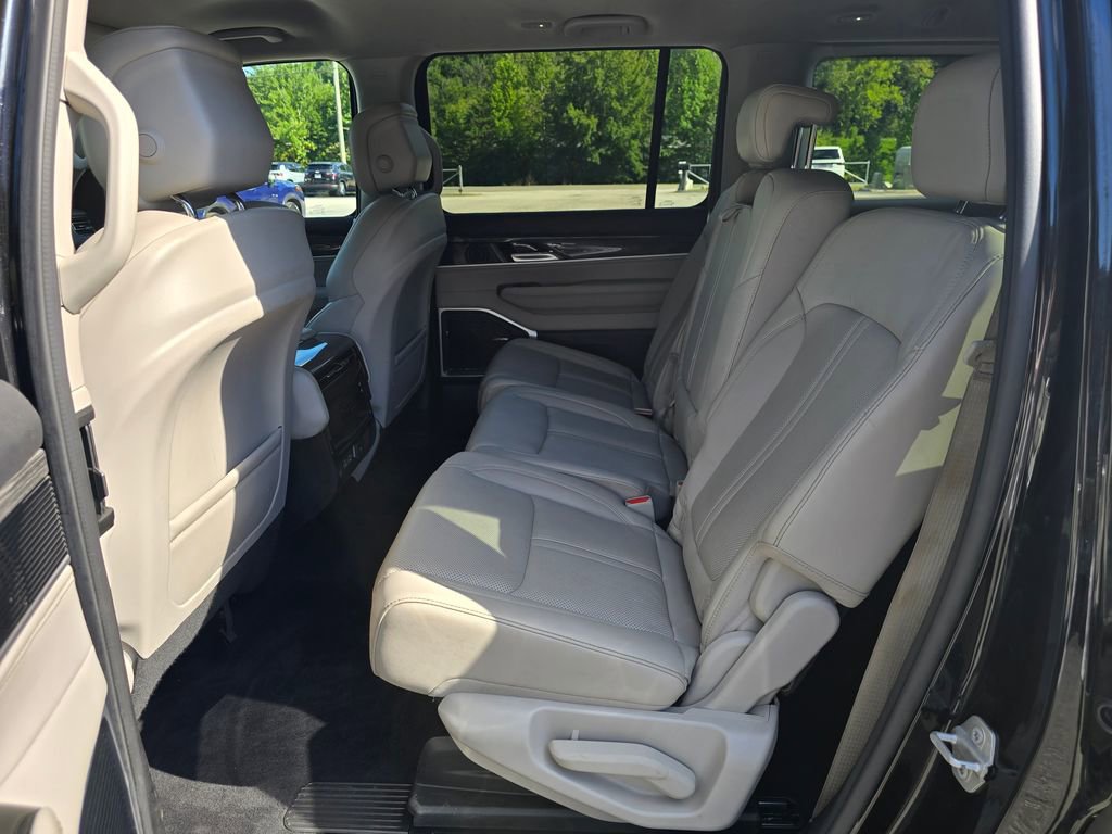 Used 2022 Jeep Wagoneer Series II AWD/4WD image 13