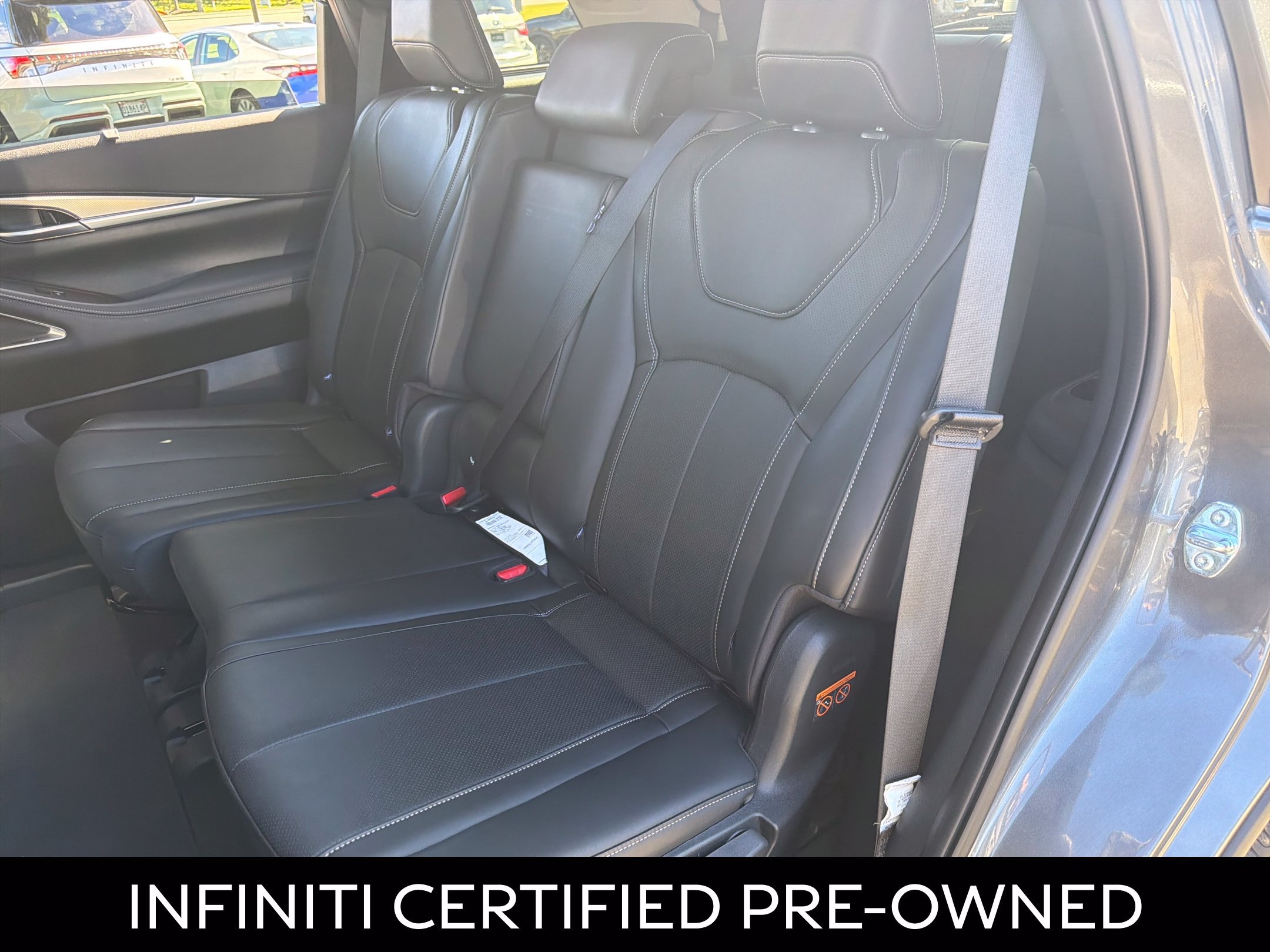 Certified 2025 INFINITI QX60 Luxe w/ Vision Package AWD/4WD image 31