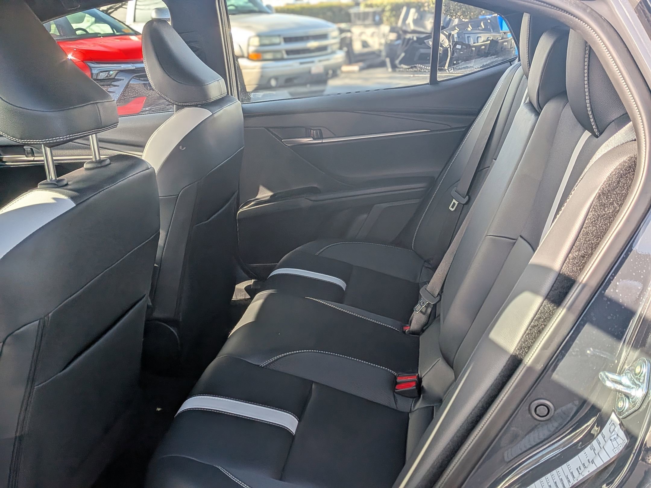 Used 2025 Toyota Camry SE image 33