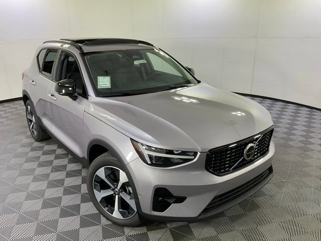New 2026 Volvo XC40 B5 Plus w/ Protection Package Premier AWD/4WD image 47
