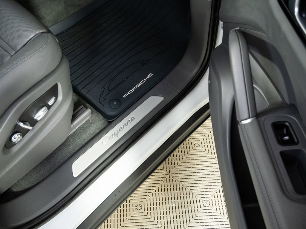 Used 2021 Porsche Cayenne Coupe image 26