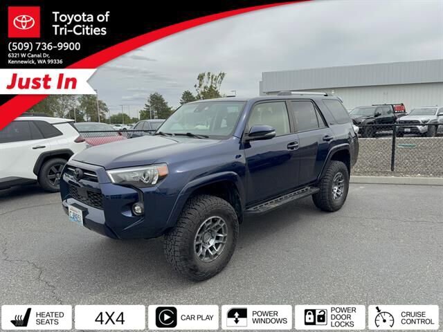 Used 2021 Toyota 4Runner SR5 Premium w/ Moonroof Package AWD/4WD image 32