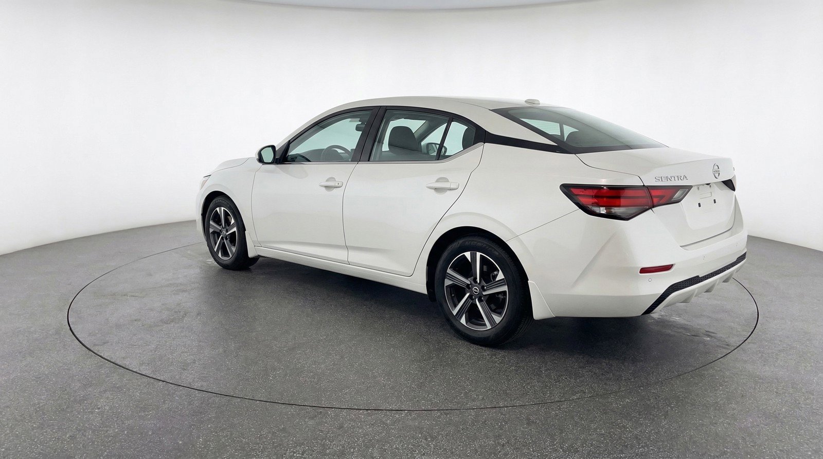 Used 2025 Nissan Sentra SV image 6