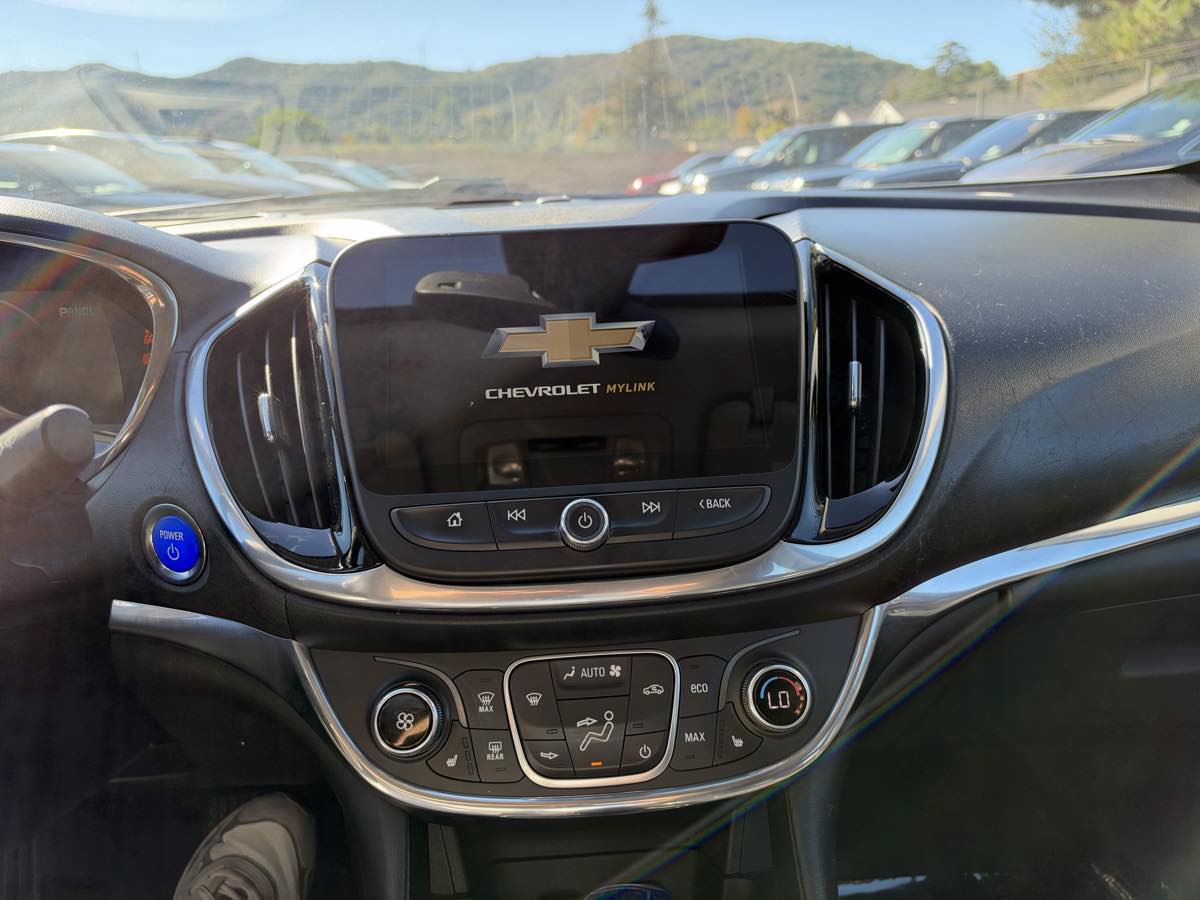 Used 2017 Chevrolet Volt Premier w/ Driver Confidence II Package FWD image 12