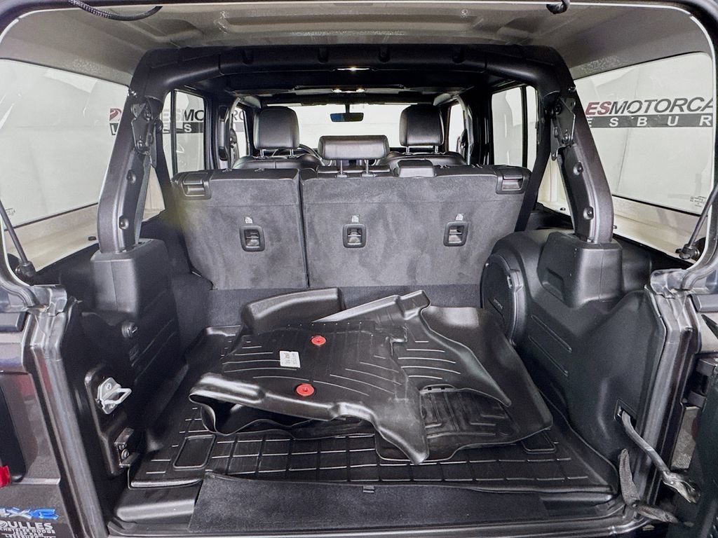 Used 2021 Jeep Wrangler Unlimited Sahara w/ Cold Weather Group AWD/4WD image 25