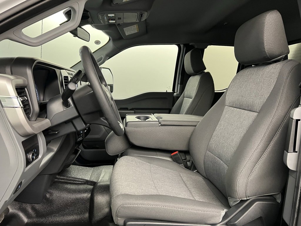 New 2025 Ford F550 4x4 Supercab Super Duty image 24