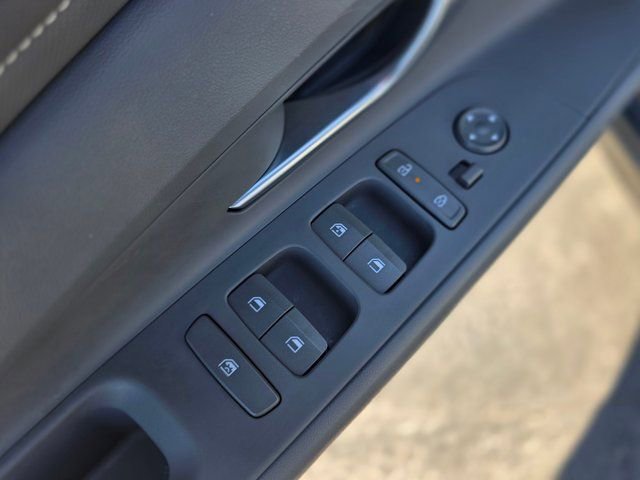 Certified 2025 Hyundai Elantra Sport image 18