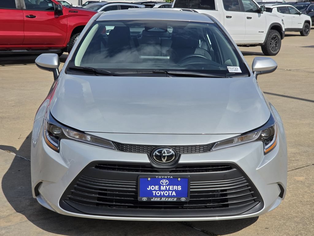 Used 2026 Toyota Corolla LE FWD image 3