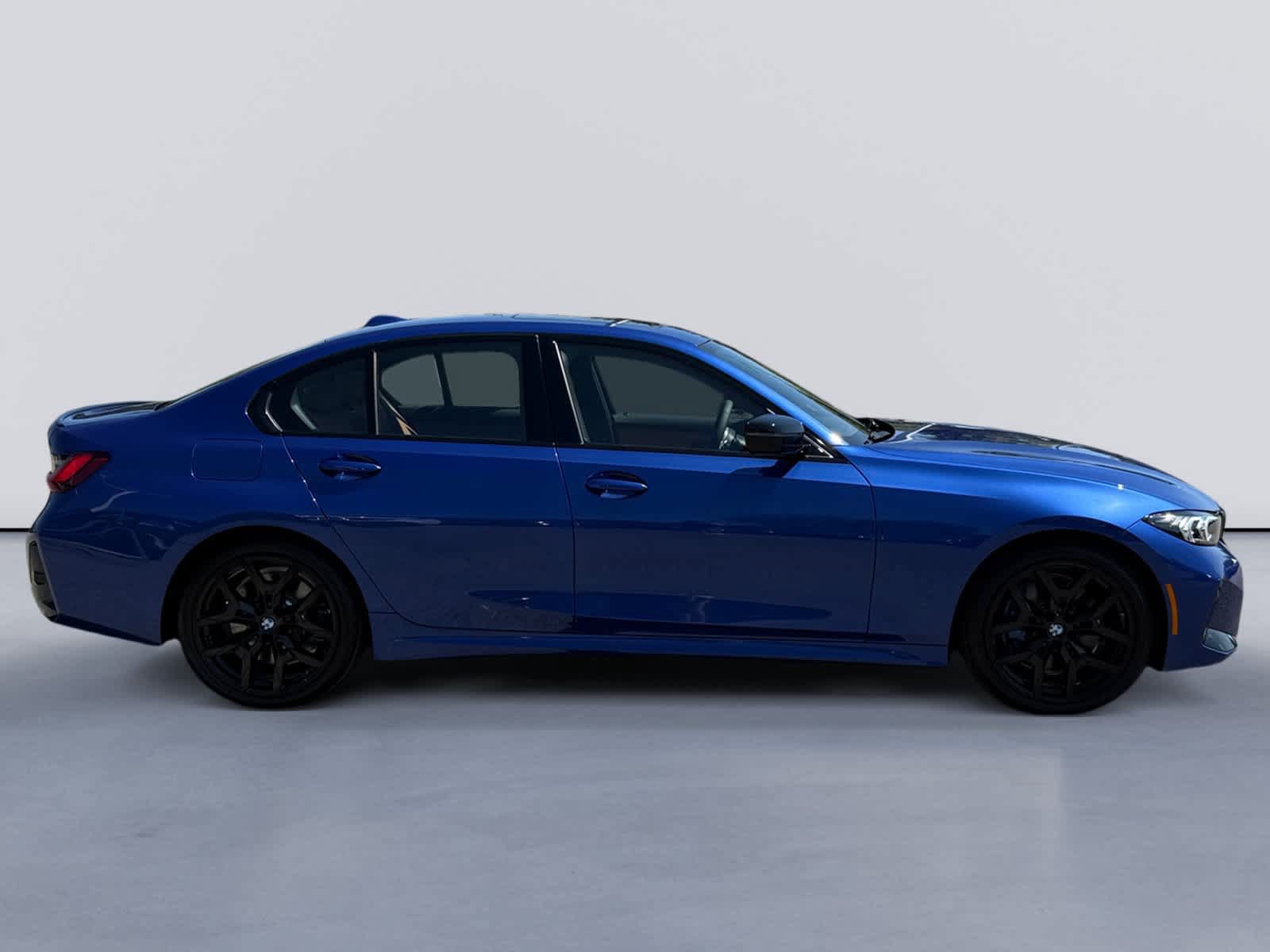New 2026 BMW 330i Sedan w/ M Sport Package RWD image 2