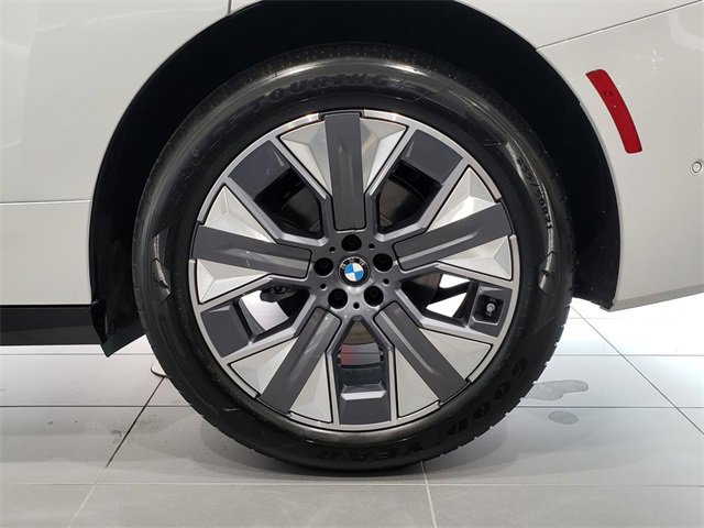 New 2026 BMW iX xDrive45 image 27