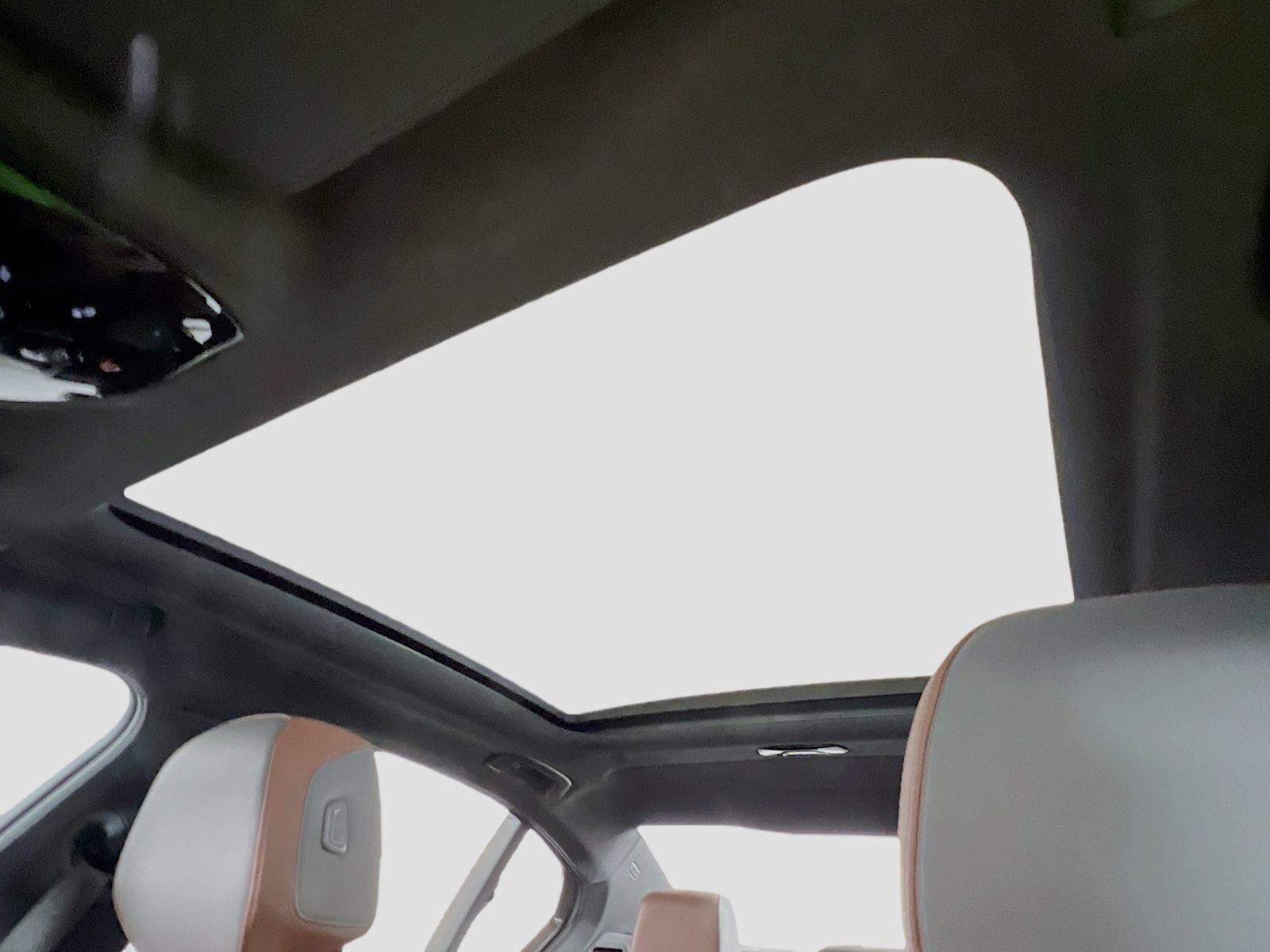 New 2026 BMW 550e xDrive w/ Executive Package image 15