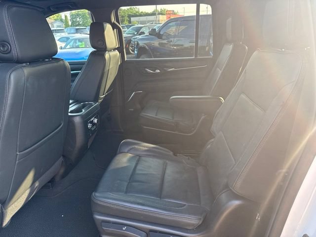 Used 2023 GMC Yukon XL Denali AWD/4WD image 13