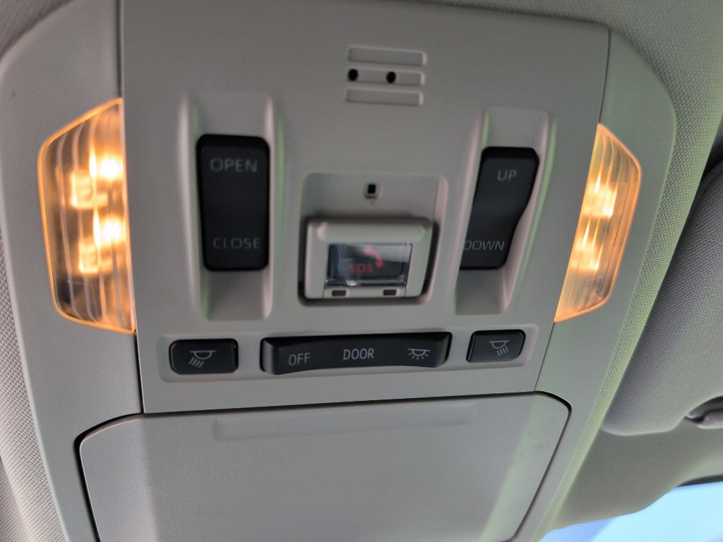 Used 2022 Toyota Highlander XLE FWD image 31