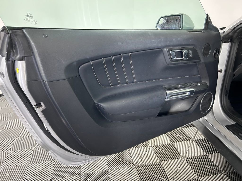 Used 2019 Ford Mustang Premium image 10