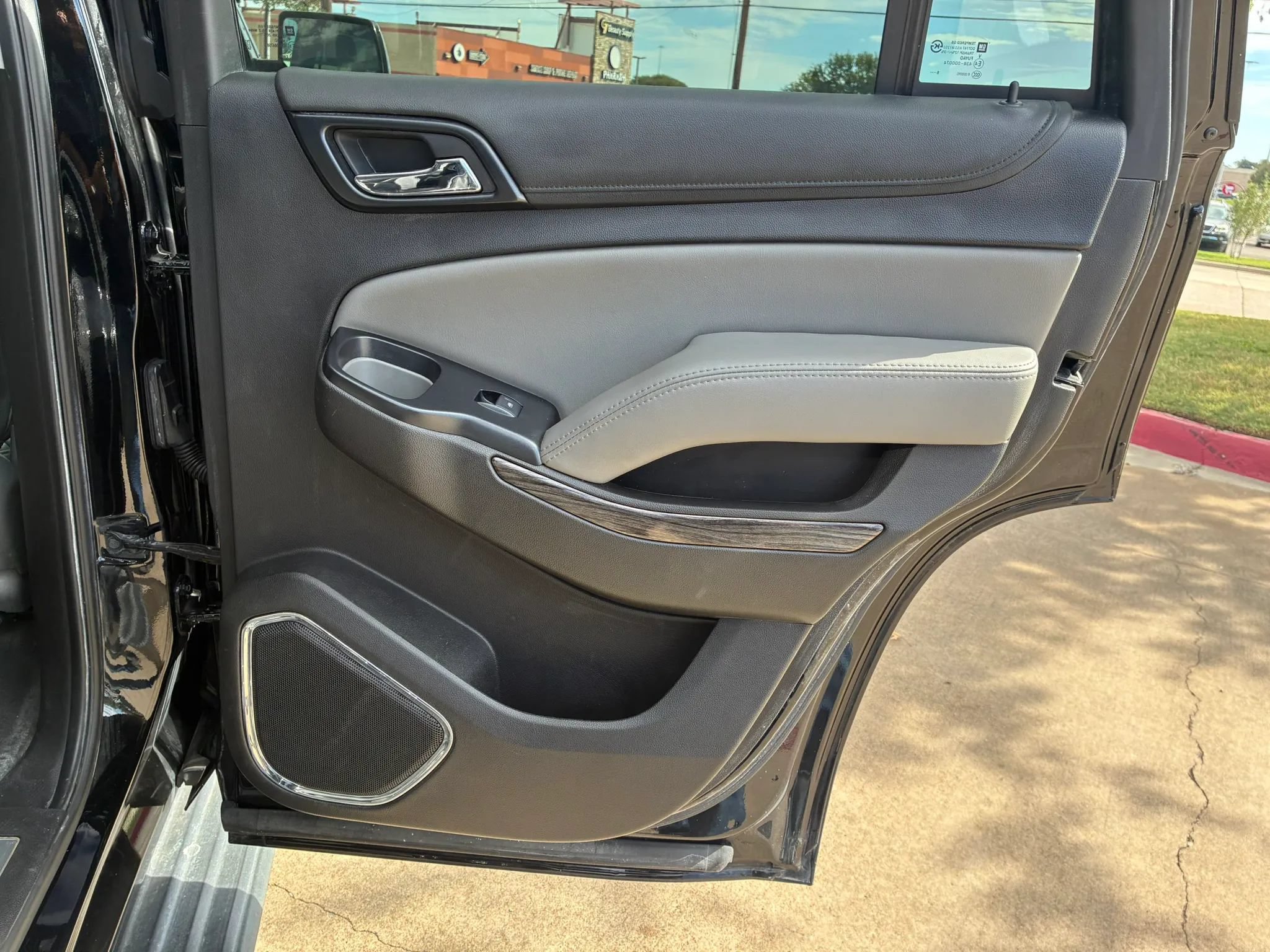 Used 2019 Chevrolet Tahoe LT RWD image 18