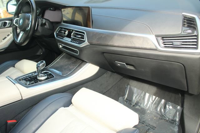 Used 2022 BMW X5 xDrive45e w/ M Sport Package image 28