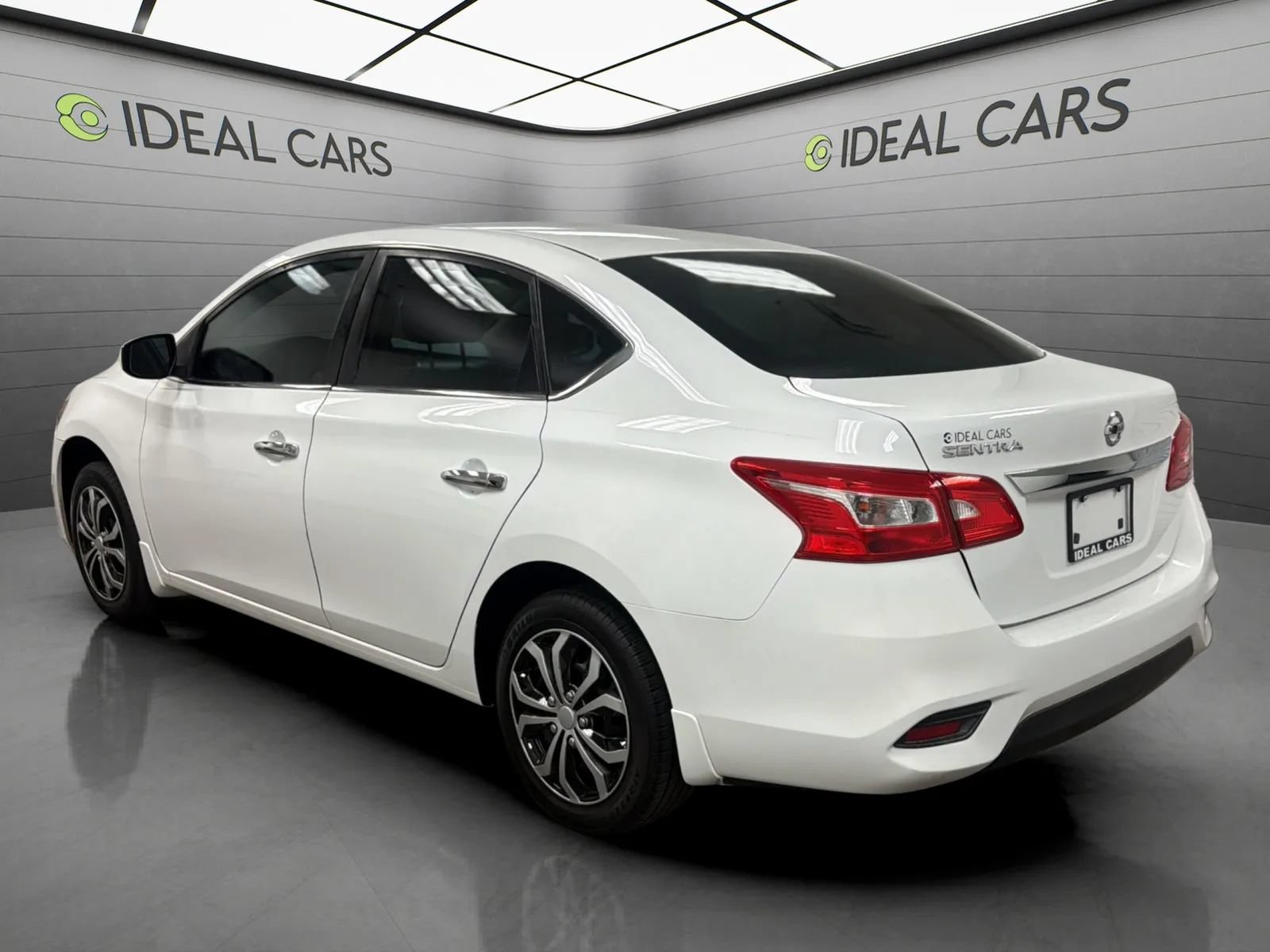 Used 2017 Nissan Sentra S FWD image 3