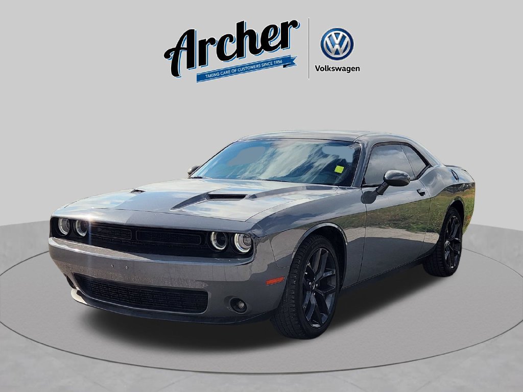 Used 2019 Dodge Challenger SXT w/ Blacktop Package RWD image 3
