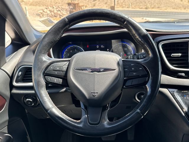 Used 2020 Chrysler Pacifica Touring-L FWD image 14