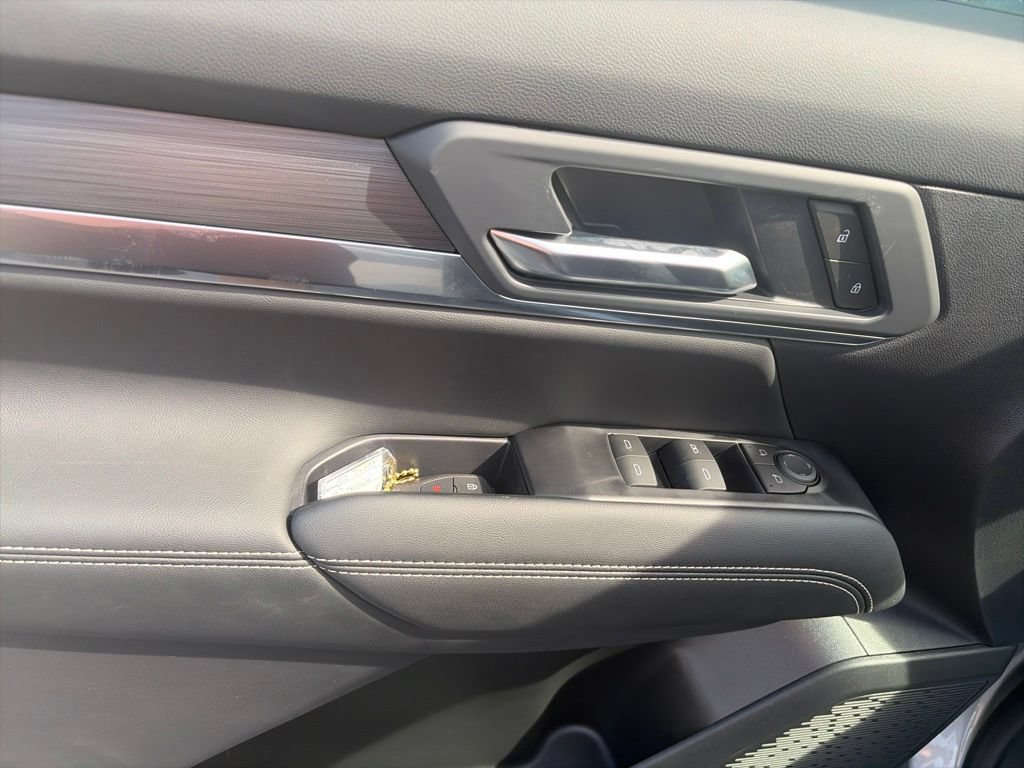 New 2027 GMC Terrain Elevation w/ LPO, Floor Liner Package FWD image 17
