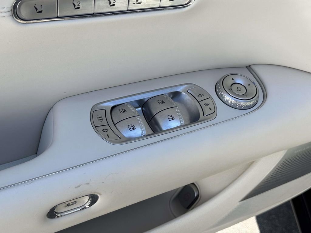 Certified 2023 Genesis G90 3.5T AWD/4WD image 12