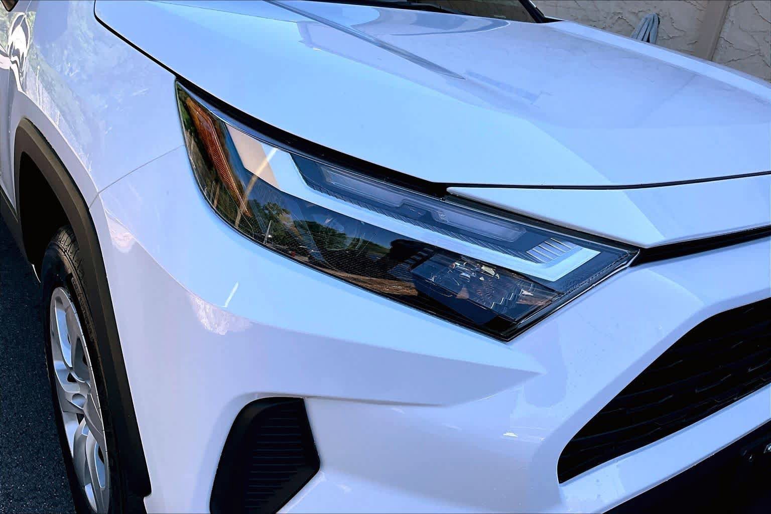 Certified 2024 Toyota RAV4 LE AWD/4WD image 27