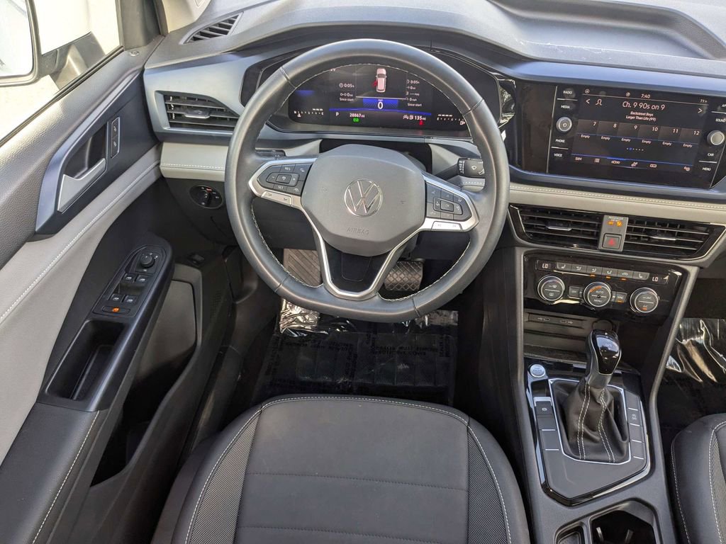 Used 2024 Volkswagen Taos SE FWD image 16