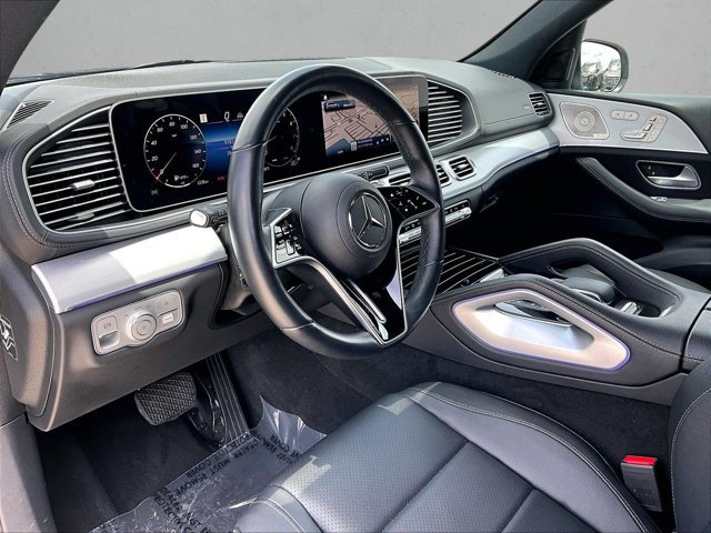 Used 2025 Mercedes-Benz GLS 450 4MATIC image 13