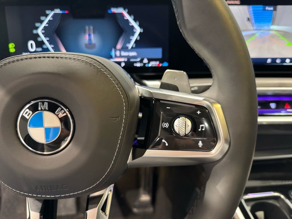 Used 2025 BMW 760i xDrive image 21
