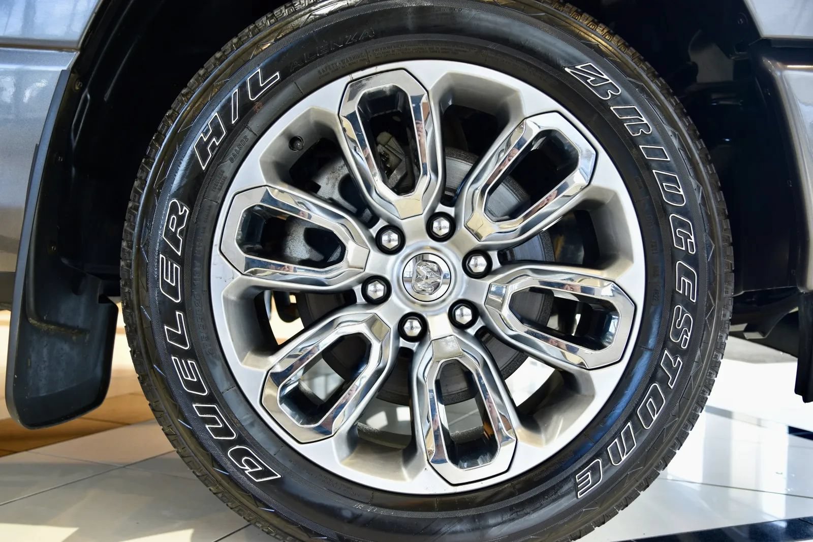 Used 2023 RAM 1500 Laramie AWD/4WD image 12