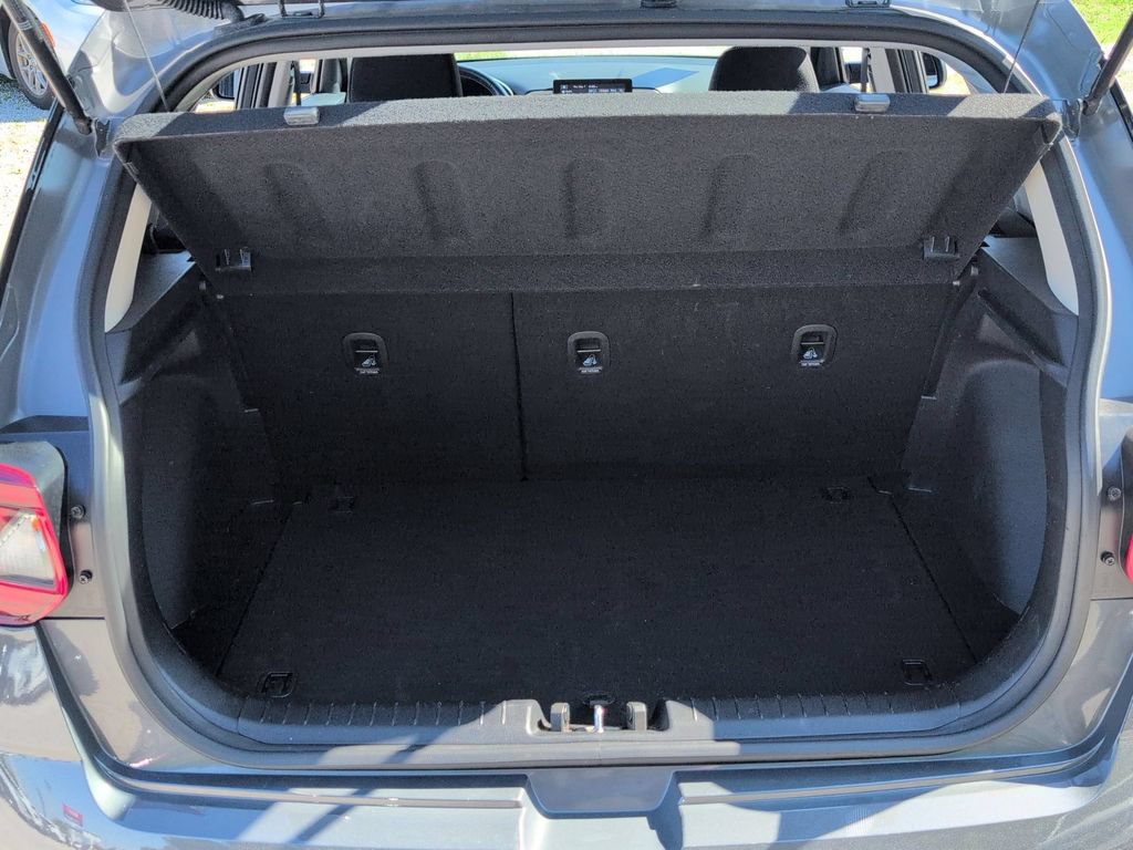 Used 2025 Hyundai Venue SEL FWD image 28