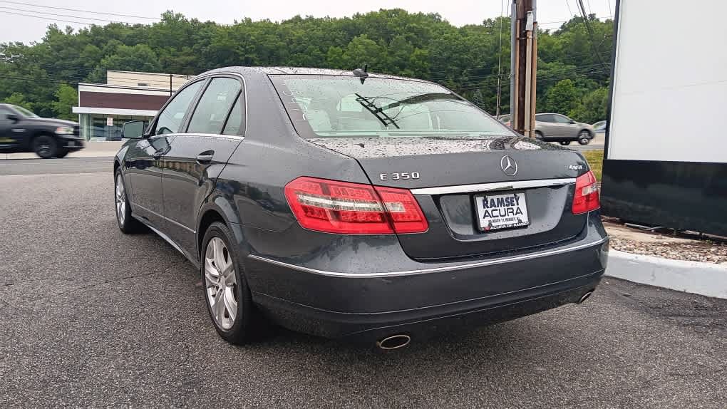 Used 2010 Mercedes-Benz E 350 4MATIC Sedan image 3