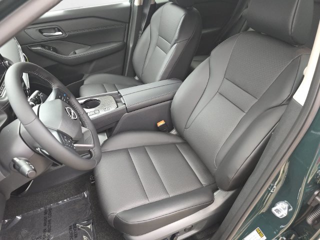 New 2027 Nissan Rogue Dark Armor FWD image 15