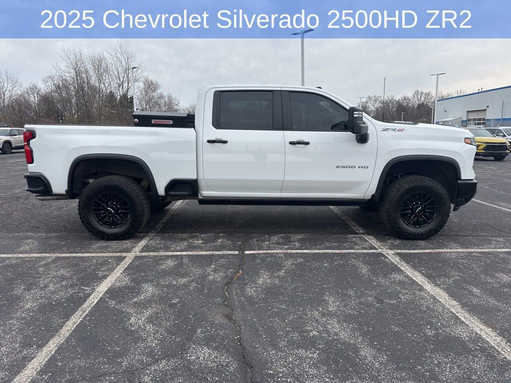 Used 2025 Chevrolet Silverado 2500 ZR2 w/ Technology Package image 2