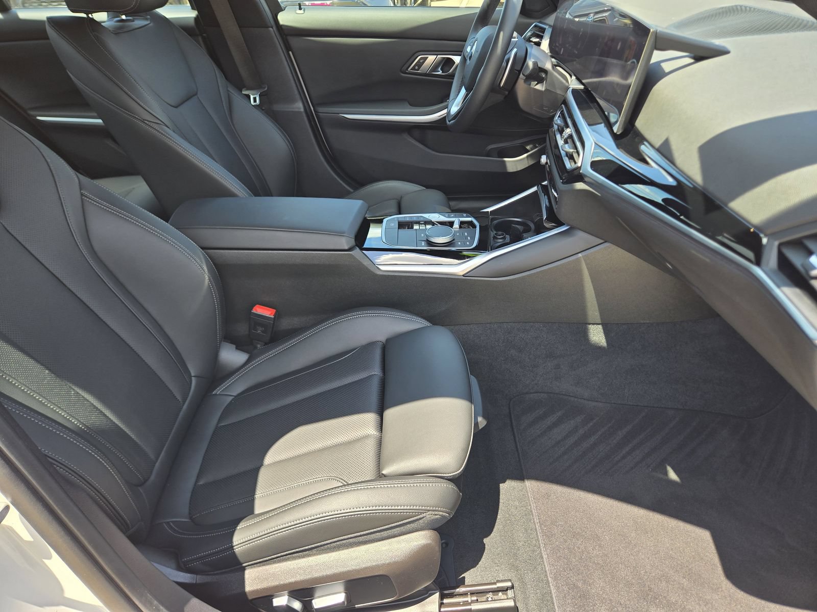 Used 2023 BMW 330i Sedan w/ Driving Assistance Package RWD image 16