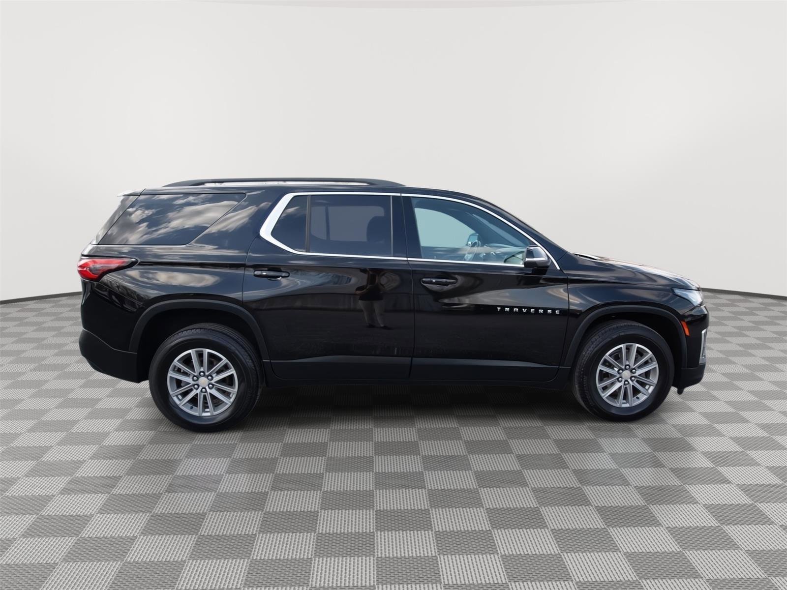 Certified 2022 Chevrolet Traverse LT image 4