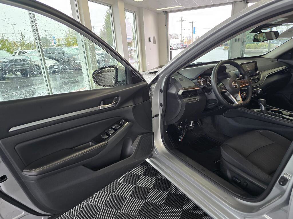 Used 2023 Nissan Altima 2.5 SV image 19