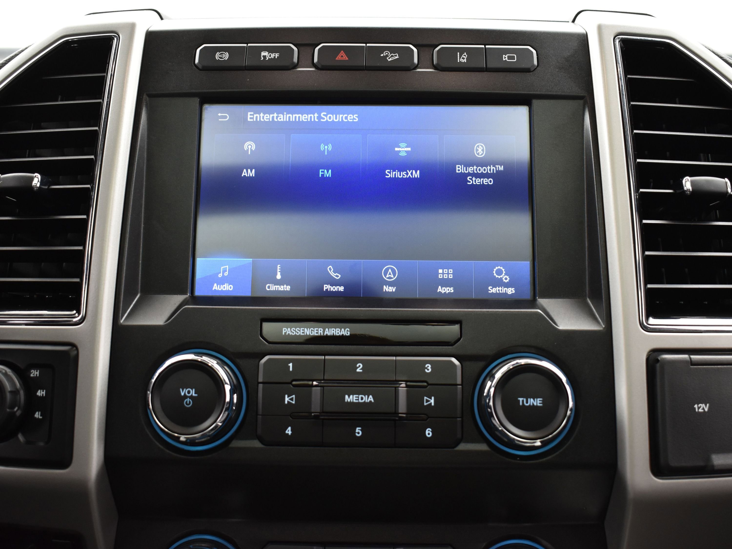 Used 2021 Ford F350 Lariat image 32