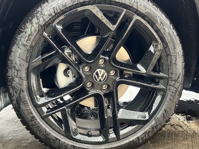 New 2026 Volkswagen Tiguan SE R-Line image 6