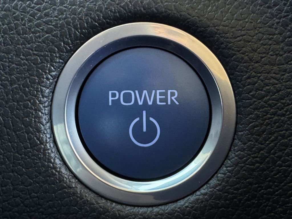 Used 2024 Toyota Tundra Limited AWD/4WD image 23
