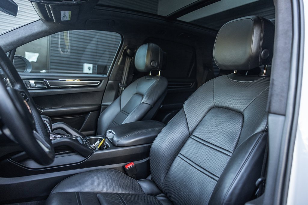 Certified 2023 Porsche Cayenne GTS image 5